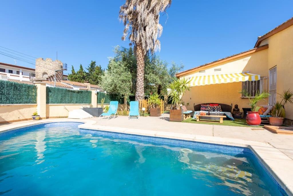 S46-Casa De Vacaciones Climatizada Con Piscina, En El Centro Junto Al Mar, Barbacoa Y Wiifi Эмпуриабрава Экстерьер фото