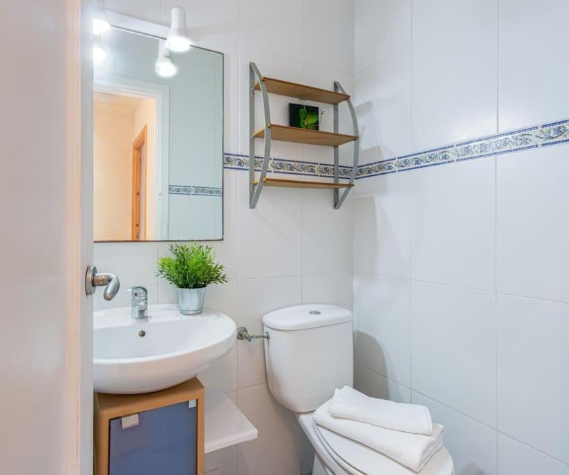 S46-Casa De Vacaciones Climatizada Con Piscina, En El Centro Junto Al Mar, Barbacoa Y Wiifi Эмпуриабрава Экстерьер фото