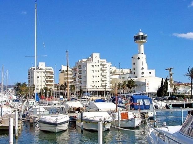 S46-Casa De Vacaciones Climatizada Con Piscina, En El Centro Junto Al Mar, Barbacoa Y Wiifi Эмпуриабрава Экстерьер фото